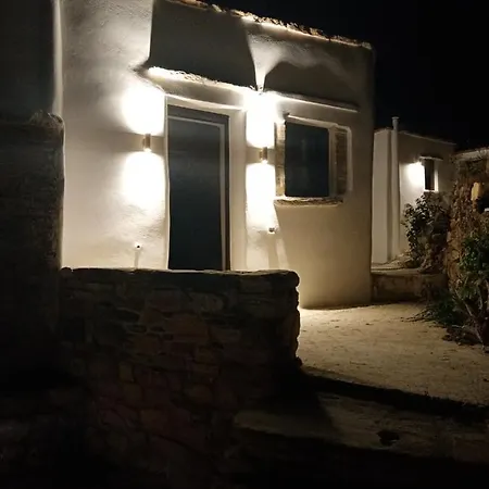 Semesterbostad Monitsia Traditional House