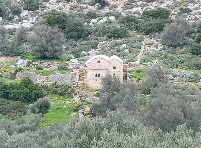 Monitsia Traditional House * Khalkíon